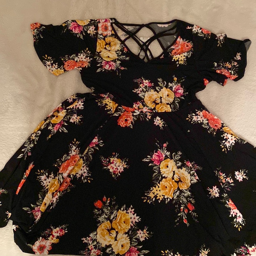 Brand new torrid floral dress size 1